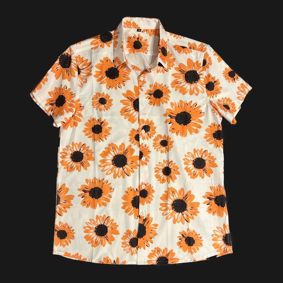 NWOT Men’s Button Down shirt, size medium, sunflowers, lightweight, butt… - Picture 1 of 5